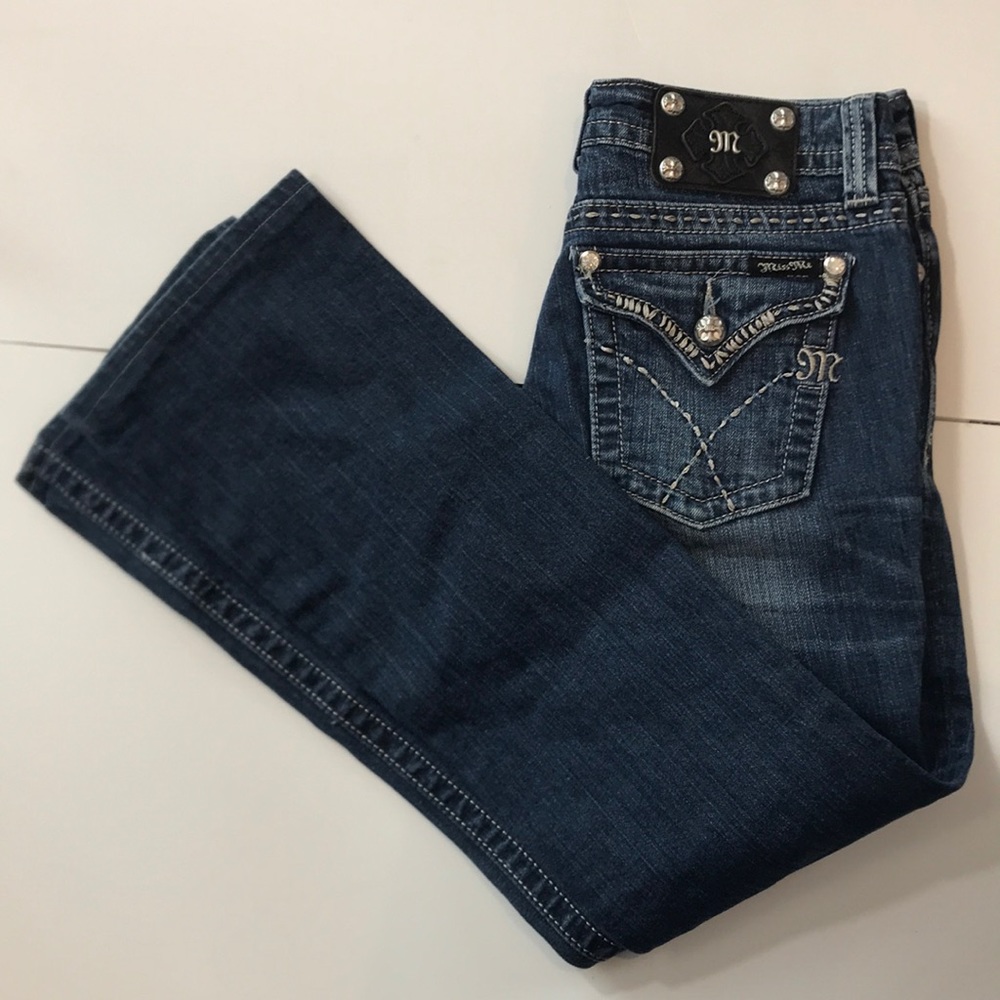 Miss Me Womens Boot cut bling pocket jeans EUC B28